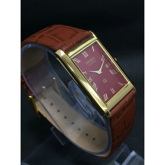 Vintage Style Seiko Quartz Mens Gold Watch & Red accents W/ Leather Strap - Picture 2 of 7